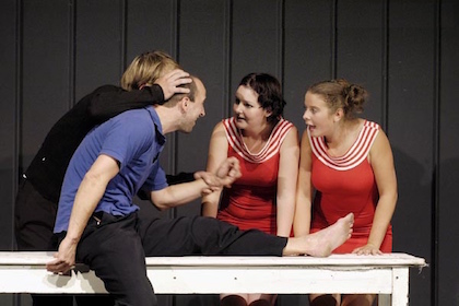 Bartuschka führt Regie bei Theaterfestivals und bei Auftragsproduktionen.